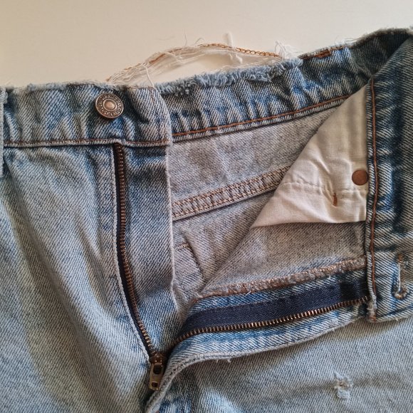 Vintage Levi's Cut Off Shorts "Daisy Dukes" Soft and Worn Levi Strauss & Co - Picture 6 of 7